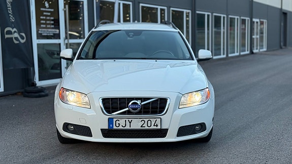Volvo V70 19 of 27
