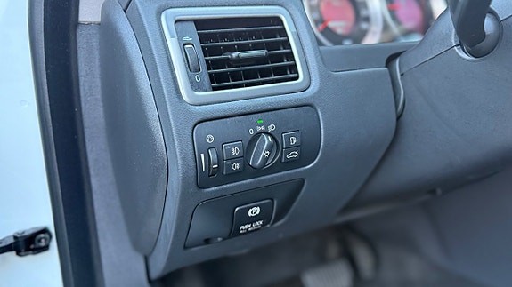 Volvo V70 15 of 27