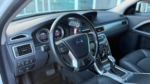 Volvo V70 14 of 27