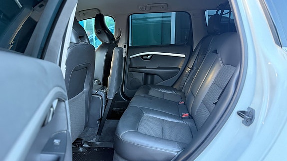Volvo V70 17 of 27