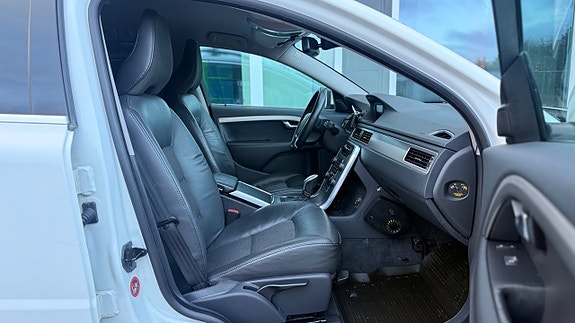 Volvo V70 6 of 27