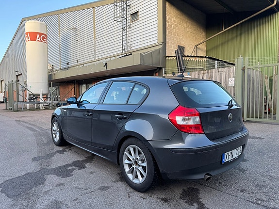 BMW 118i 7 of 19