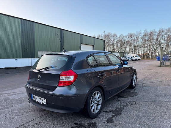BMW 118i 5 of 5