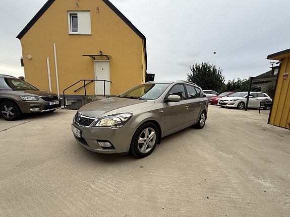 Kia Ceed 2 of 13