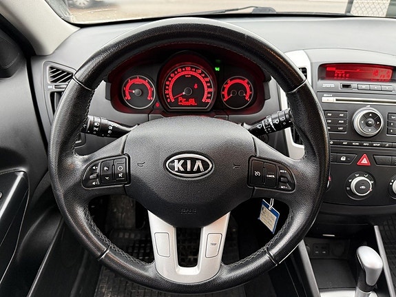Kia Ceed 3 of 12