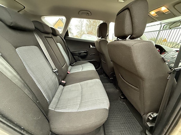 Kia Ceed 6 of 12