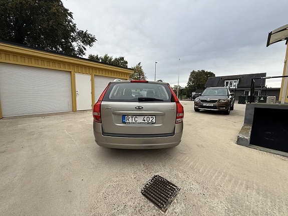 Kia Ceed 8 of 13