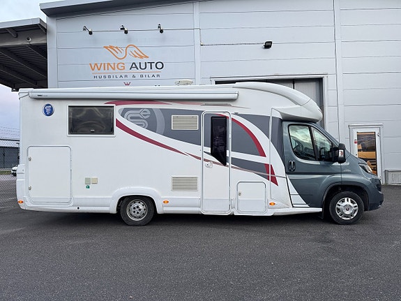 Elnagh T-loft 591 150HK AUT Queensbed & taksäng! 5 bältad!