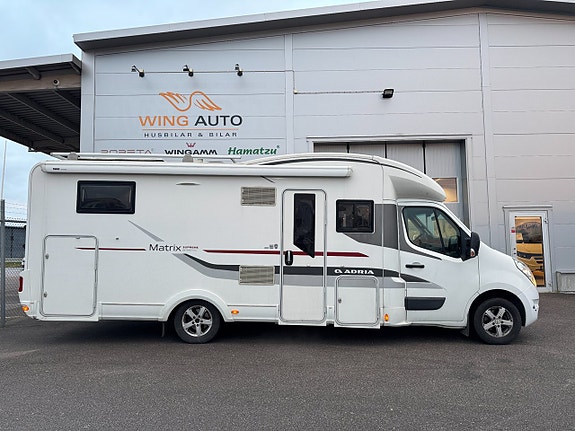 Adria Matrix Supreme 687 SBC 150HK AUT Queensbed & taksäng! 5 bältad!