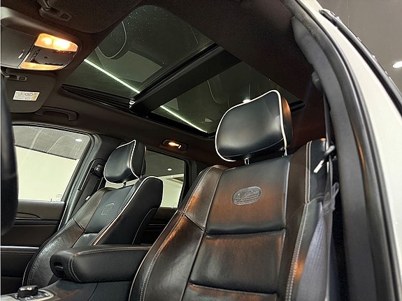 Jeep Grand Cherokee 15 of 22