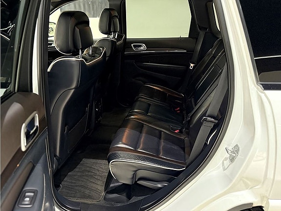 Jeep Grand Cherokee 10 of 22