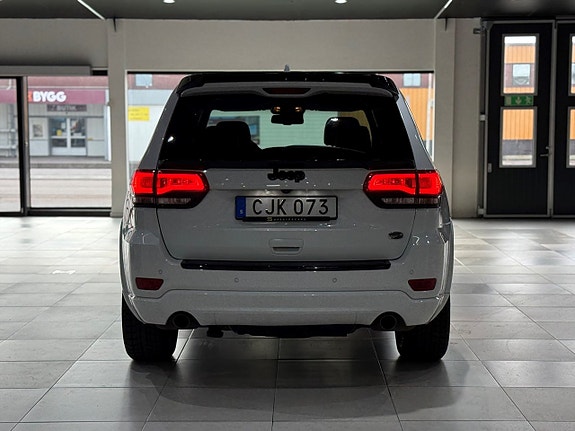 Jeep Grand Cherokee 4 of 22