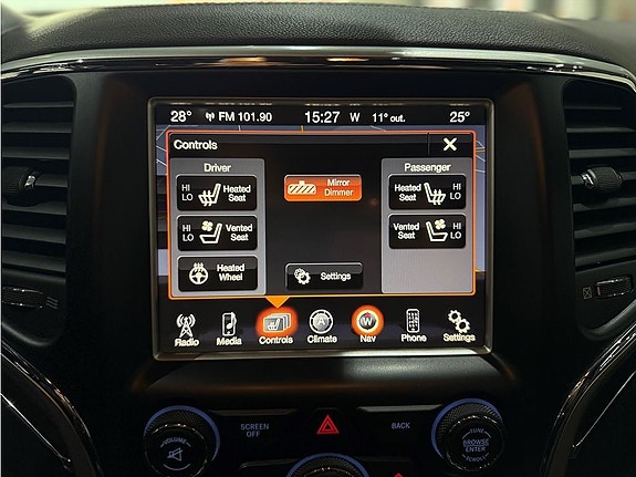 Jeep Grand Cherokee 11 of 22