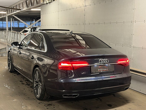 Audi A8 6 of 29