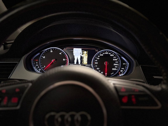 Audi A8 23 of 29