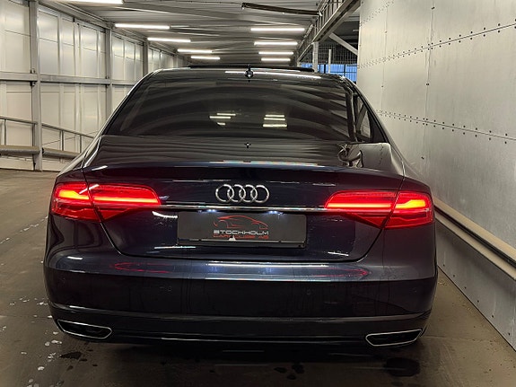 Audi A8 7 of 29