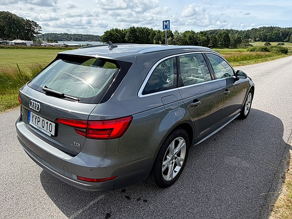 Audi A4 5 of 14
