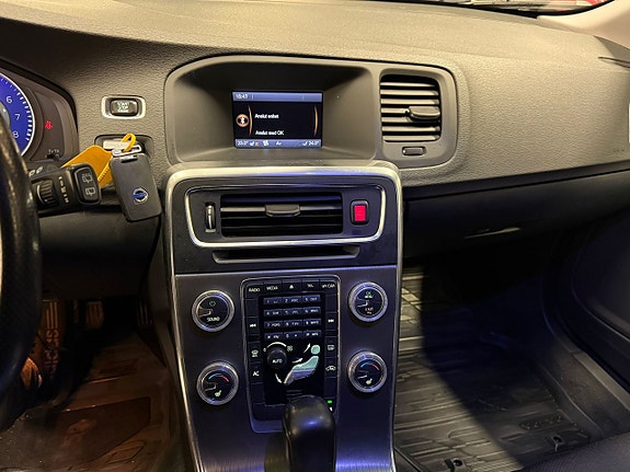 Volvo V60 12 of 17