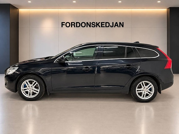 Volvo V60 4 of 17