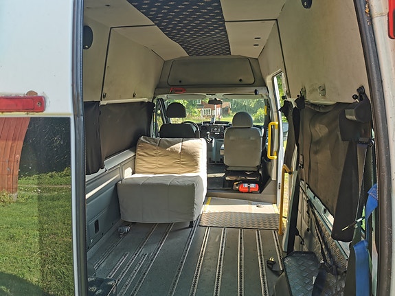 Ford Transit 2 of 12
