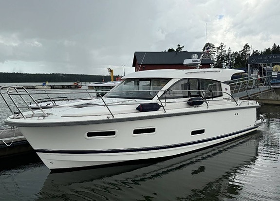 Nimbus 305 Coupe / Volvo Penta 220 hk / 2023 / 17 111 kr/mån