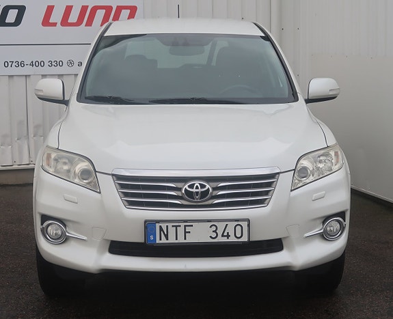 Toyota RAV4 2 of 27