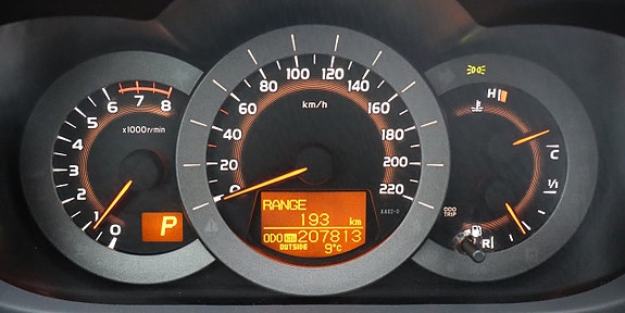 Toyota RAV4 10 of 27