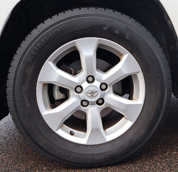 Toyota RAV4 22 of 27
