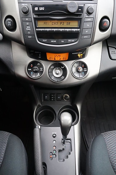 Toyota RAV4 11 of 27