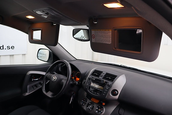 Toyota RAV4 18 of 27