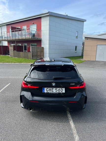 BMW 118i 3 of 5