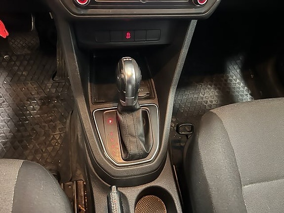 Volkswagen Caddy Maxi 9 of 16