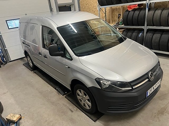 Volkswagen Caddy Maxi 2 of 5
