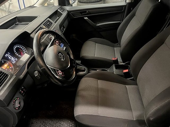 Volkswagen Caddy Maxi 6 of 16