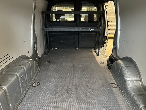 Volkswagen Caddy Maxi 15 of 16