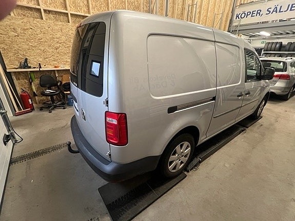 Volkswagen Caddy Maxi 3 of 5
