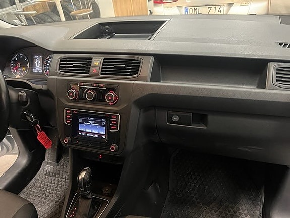 Volkswagen Caddy Maxi 12 of 16