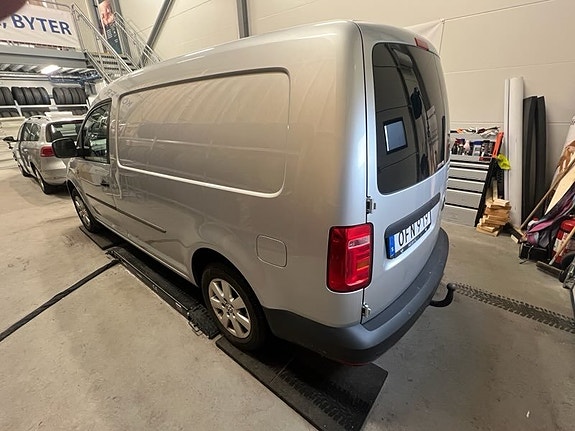 Volkswagen Caddy Maxi 4 of 5