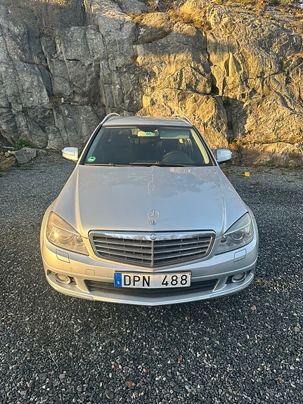 Mercedes-Benz C220 5 of 5
