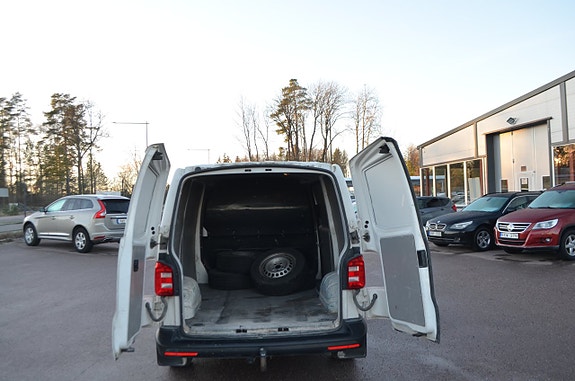 Volkswagen Transporter 12 of 16