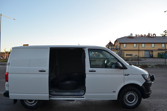 Volkswagen Transporter 9 of 16