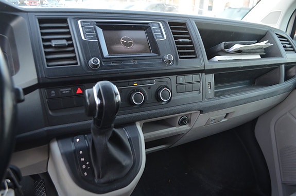 Volkswagen Transporter 15 of 16