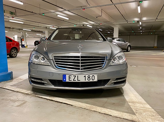 Mercedes-Benz S500 7 of 17