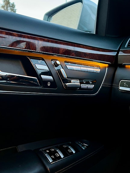 Mercedes-Benz S500 13 of 17