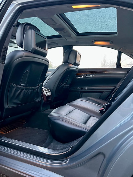Mercedes-Benz S500 15 of 17