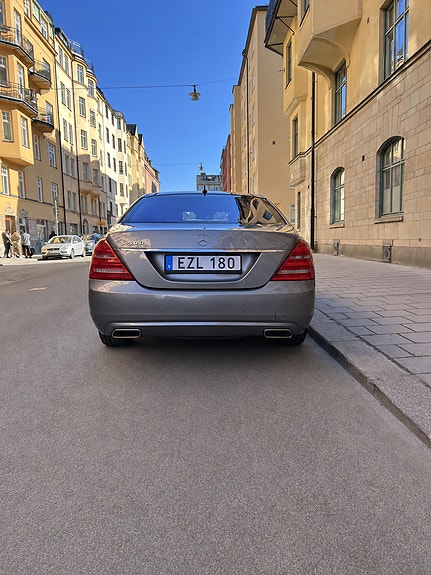 Mercedes-Benz S500 4 of 17