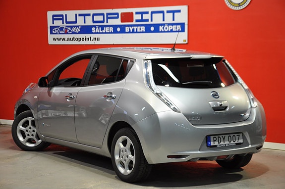Nissan Leaf 3 of 5
