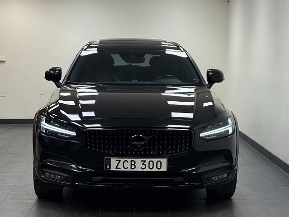Volvo V90 Cross Country - 17