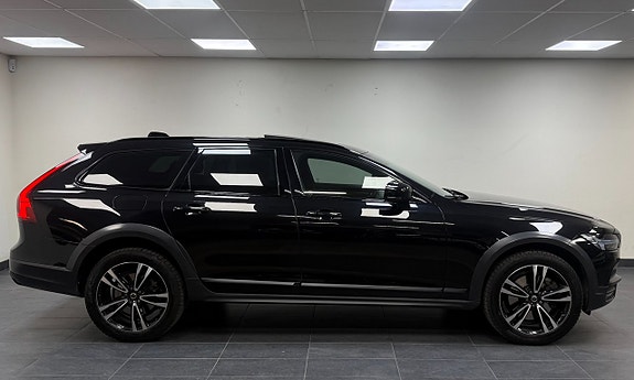 Volvo V90 Cross Country - 3