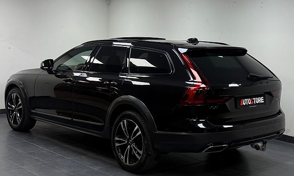 Volvo V90 Cross Country - 2